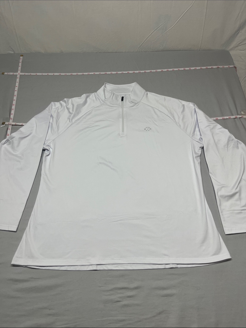 Men's White Quarter-Zip Performance  Pullover 2XL.   1122
